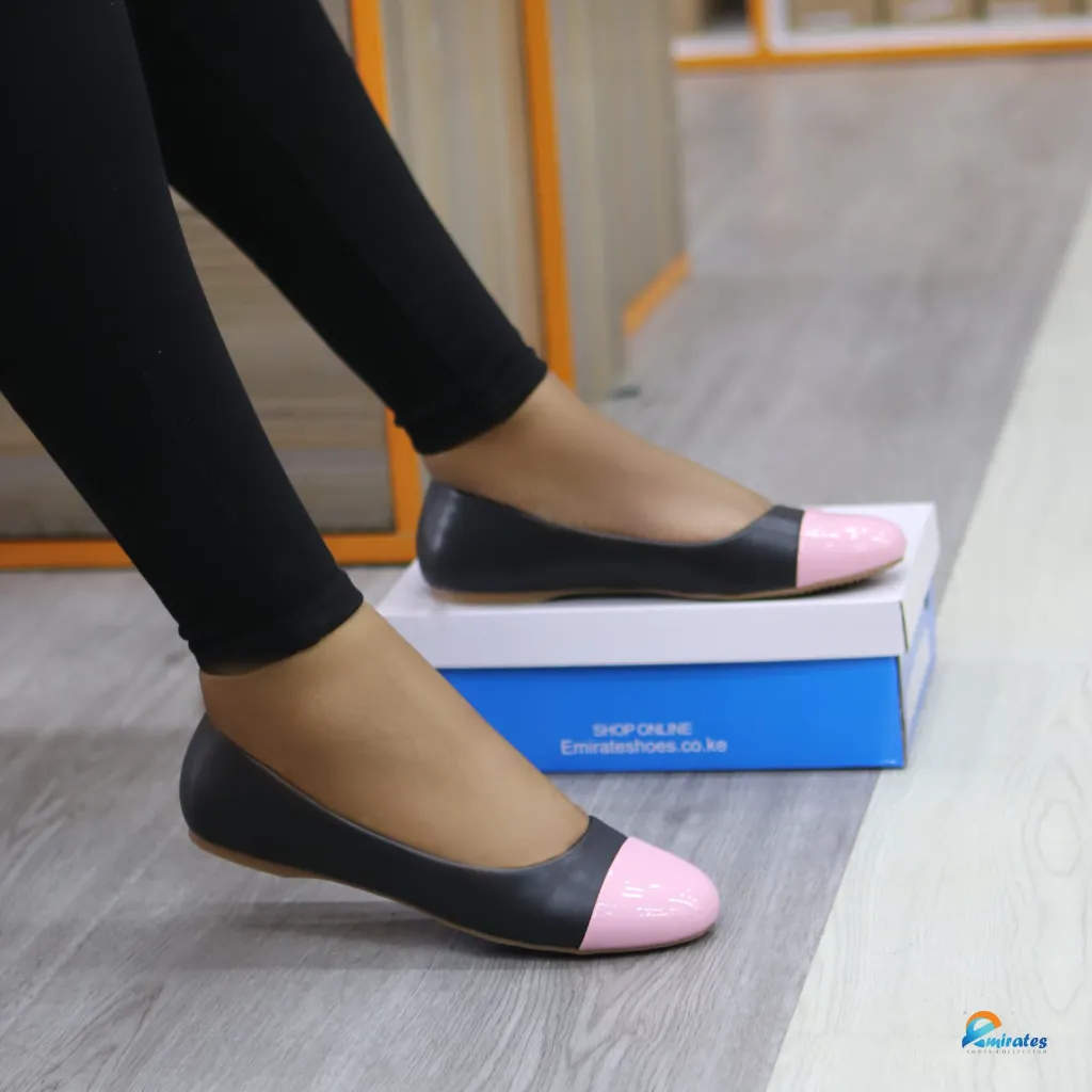 1500 Ravena two-tone Rounded Toe Ballet flats.webp