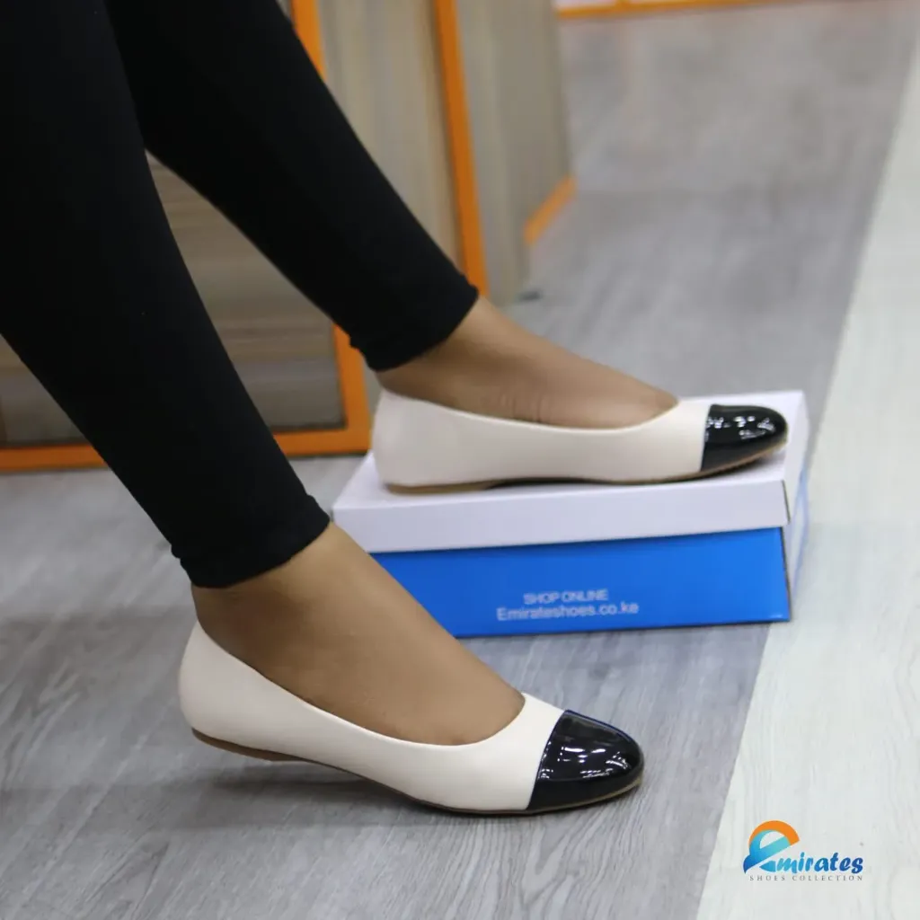 Kristy two-tone Rounded Toe Ballets